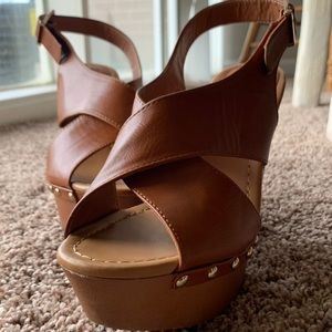 Breckelle’s Man-Made Sandal Platform